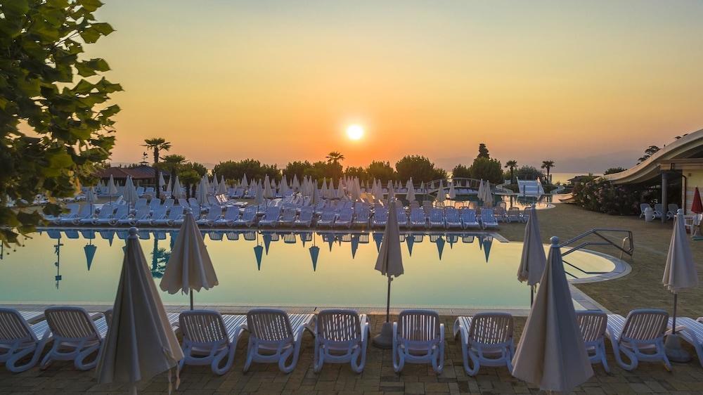 Camping Lido Лацизе Экстерьер фото